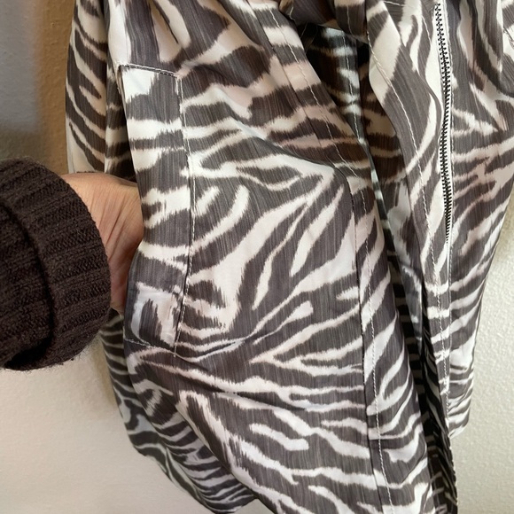 GUESS Zebra Print Trench Coat Size S - Picture 6 of 11